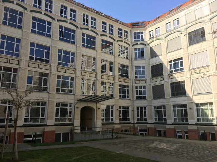 The façade of the old Gursch typefoundry factory building, in the interior courtyard of Gneisenaustraße 27, photographed in 2018.